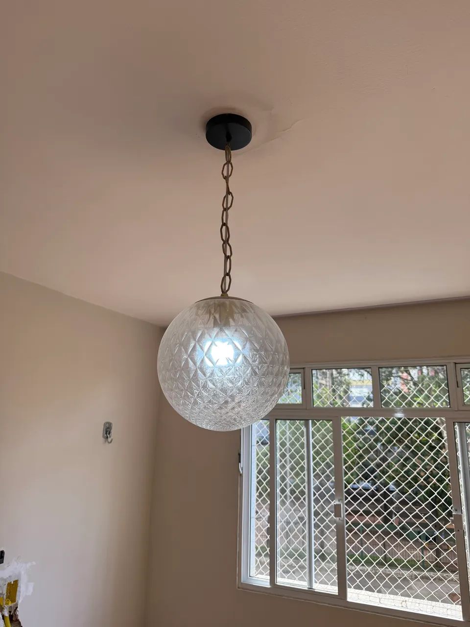 Lustre de bola, sem defeito com corrente bem longa! - Foto 2