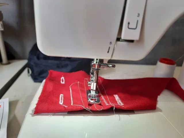 Máquina de costura singer - Foto 3