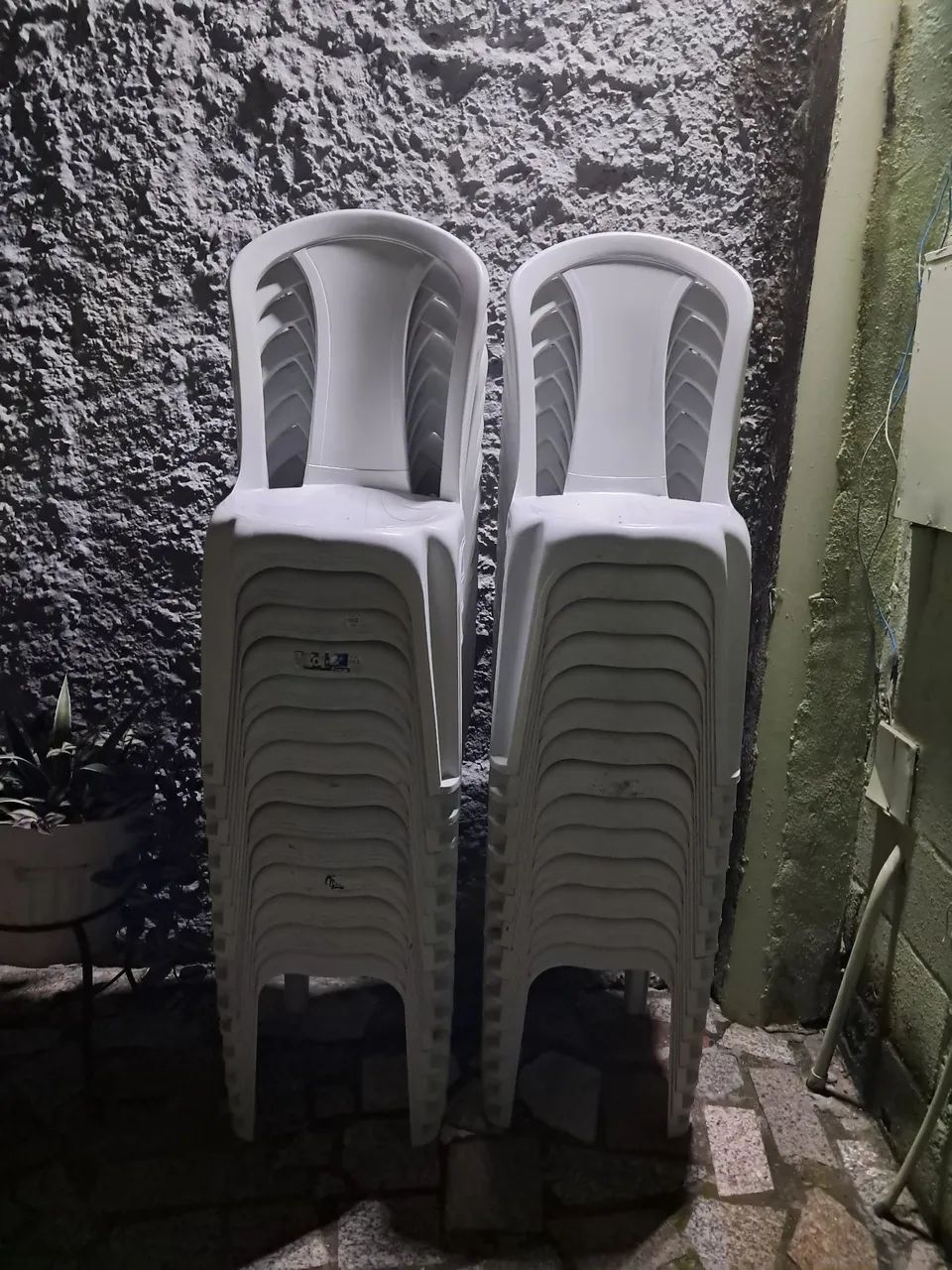 Mesas e cadeiras plásticas 