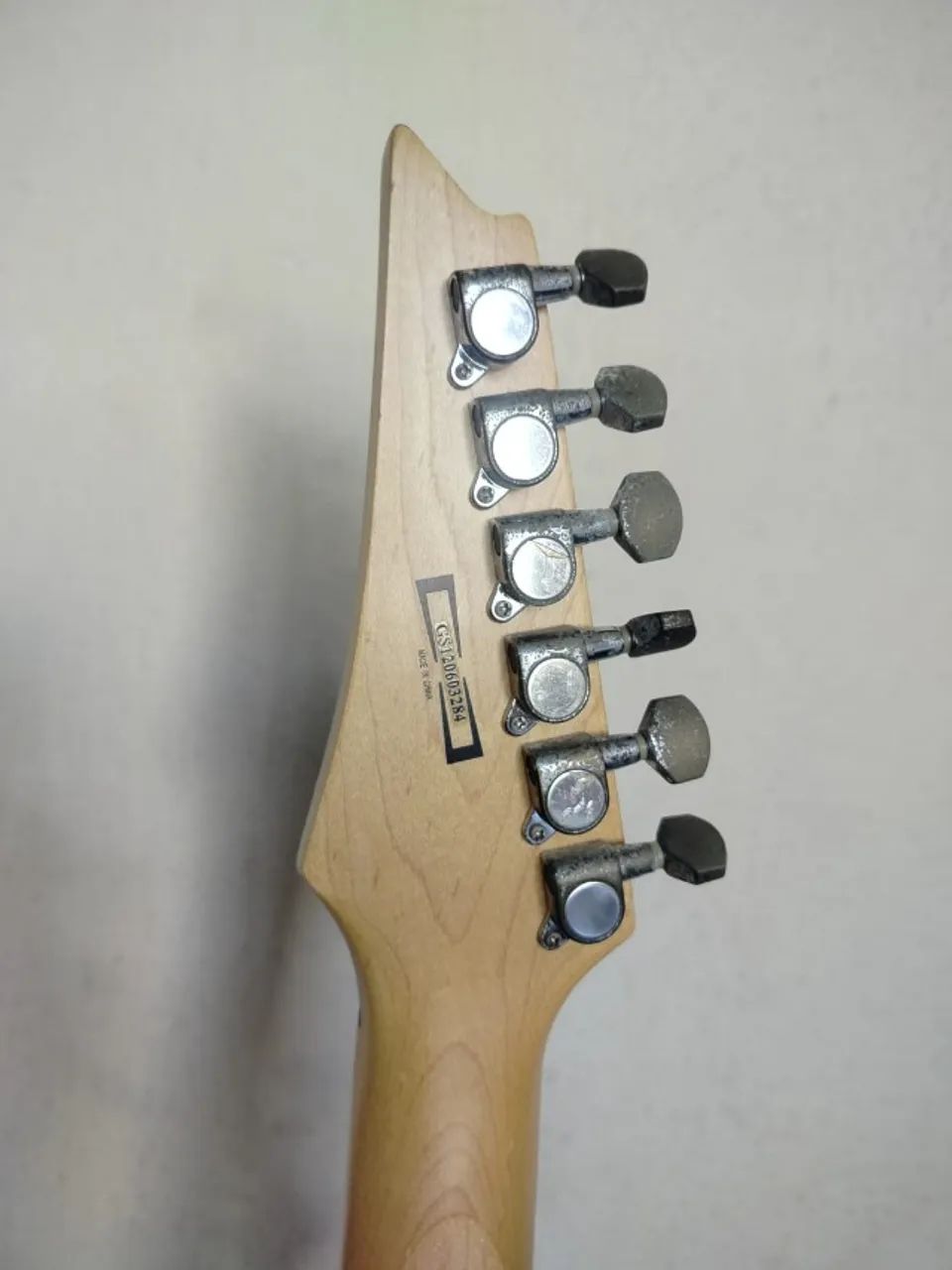 Guitarra Ibanez Gio Soloist Black Knight - Foto 5