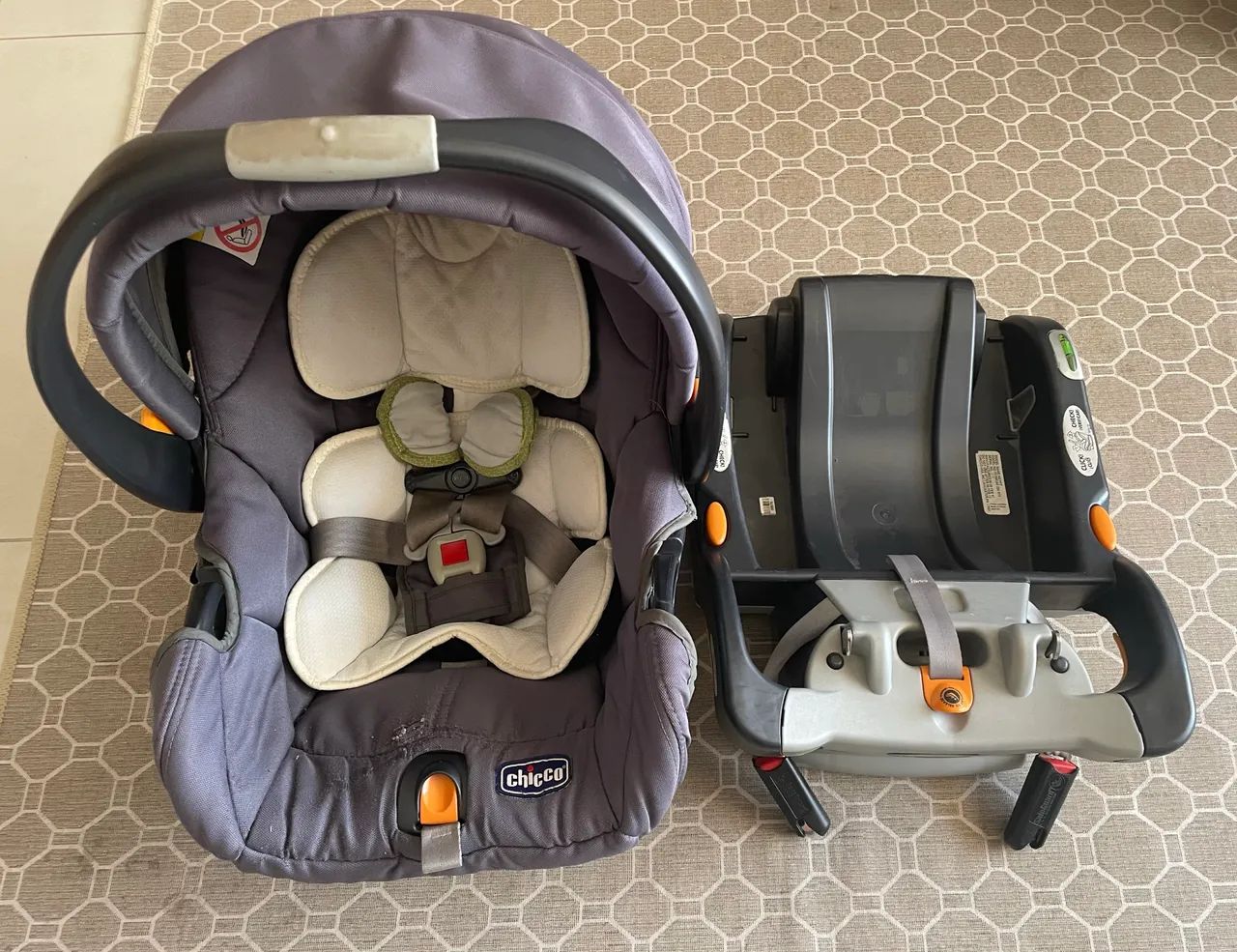 Bebê conforto e base carro Chicco  - Foto 3