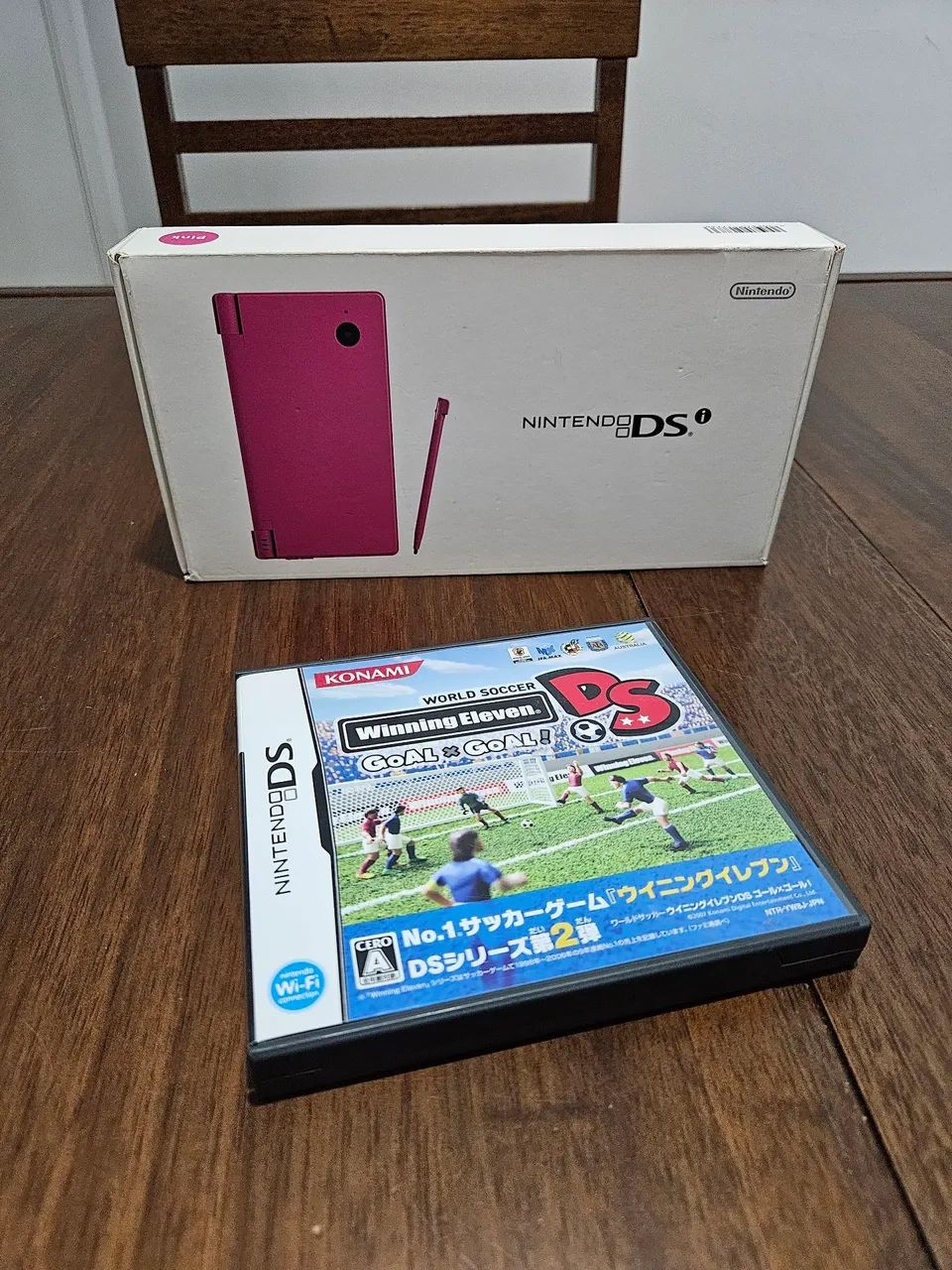 Nintendo DSi Rosa + Micro SD com Jogos