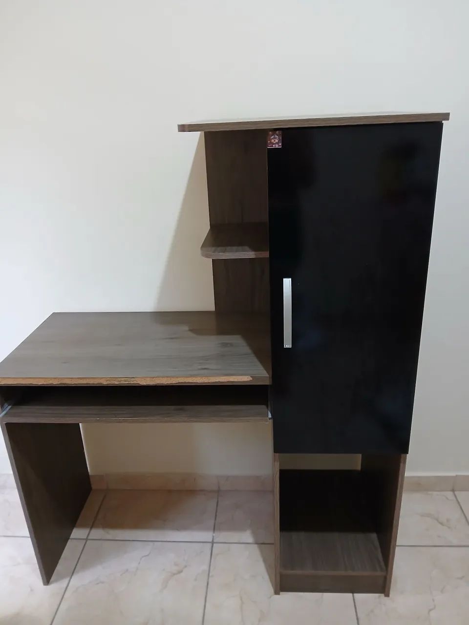 Escrivaninha em MDF