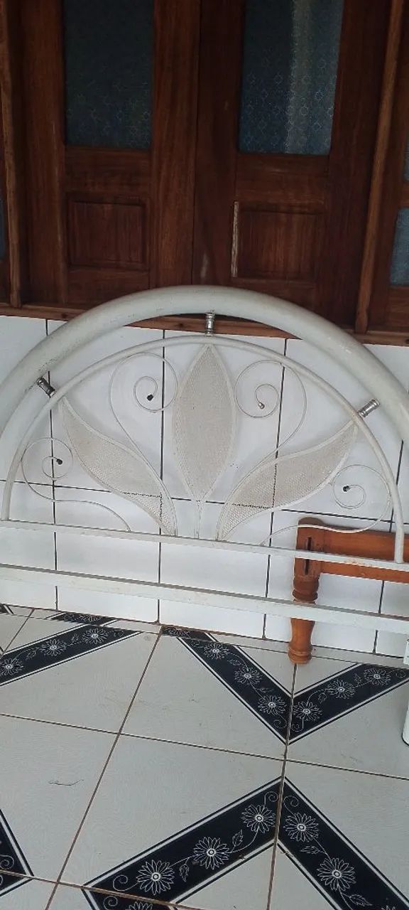 Vende se uma cama de ferro  - Foto 2