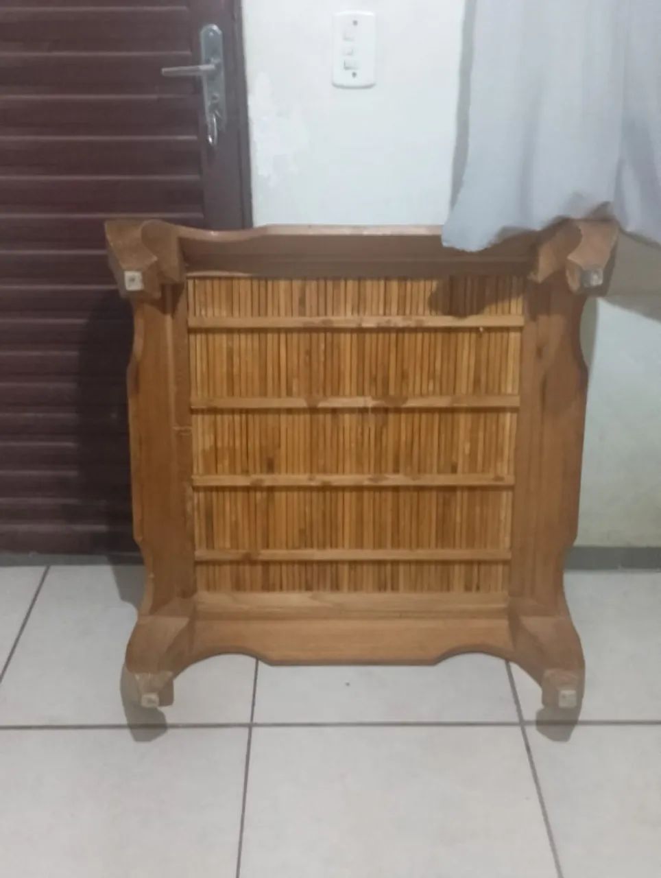 Mesa de Centro Rústica de Madeira Maciça 80x80cm R$100,00 - Foto 3
