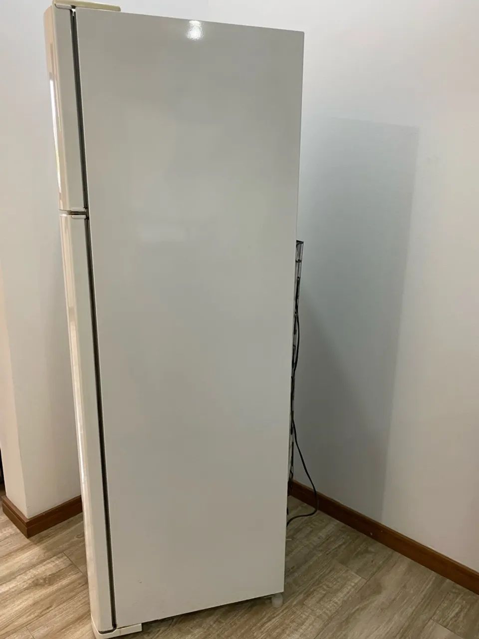 Vendo geladeira Electrolux usada - Foto 3