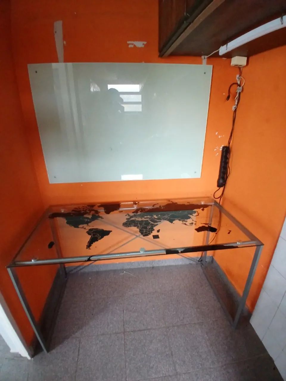 Mesa de vidro Home Office - Mapa Mundi Desenhado - Foto 4