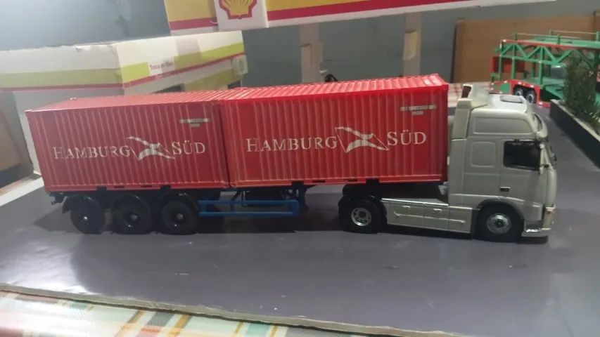 Miniatura  caminhão  Volvo 1/43
