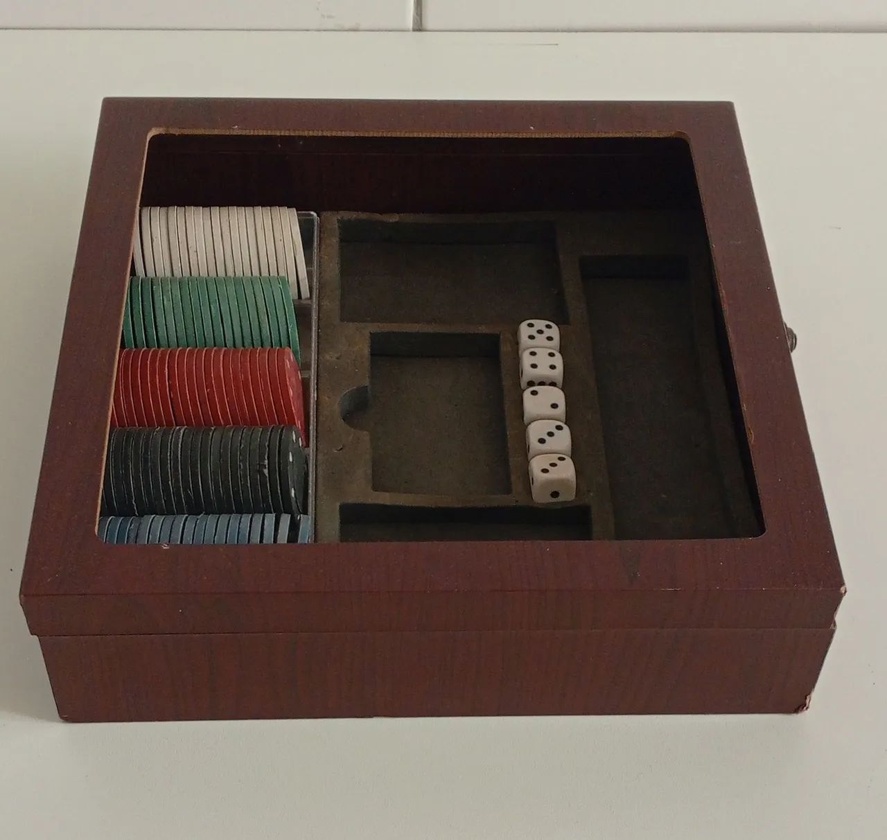 Caixa de Jogos Incompleto  - Foto 2