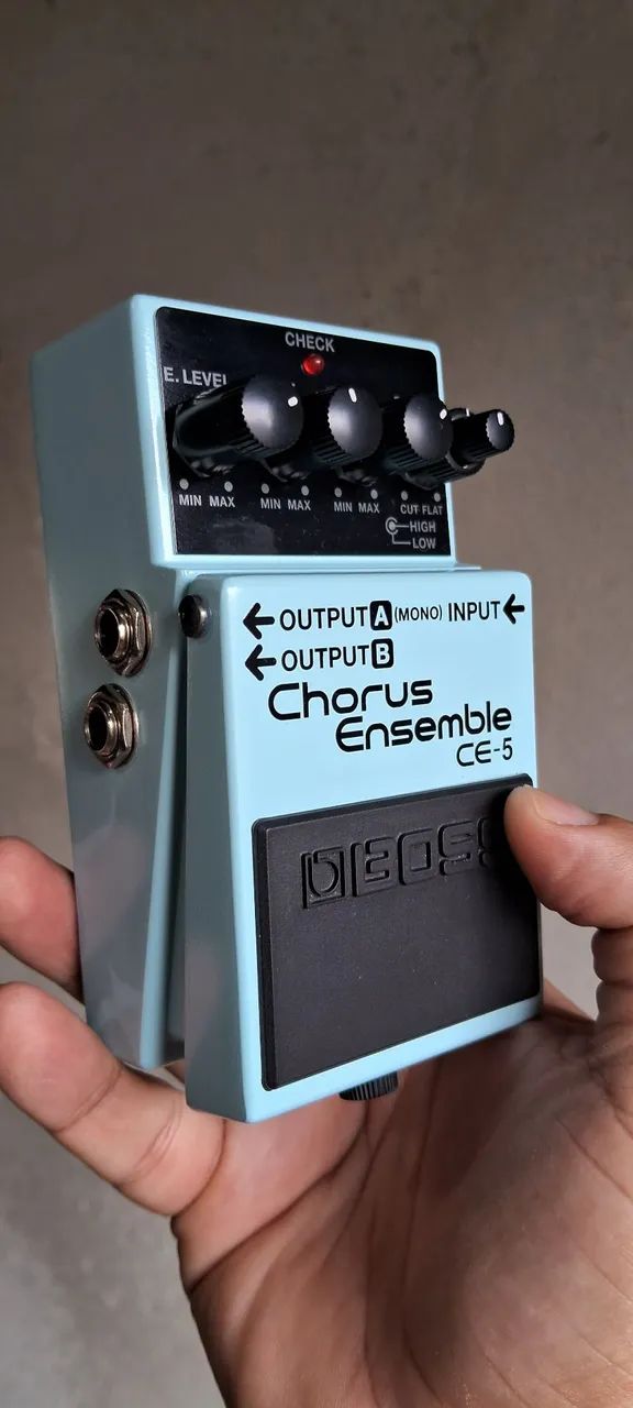 Pedal boss Chorus Ensemble CE-5 (zerinho) - Instrumentos musicais