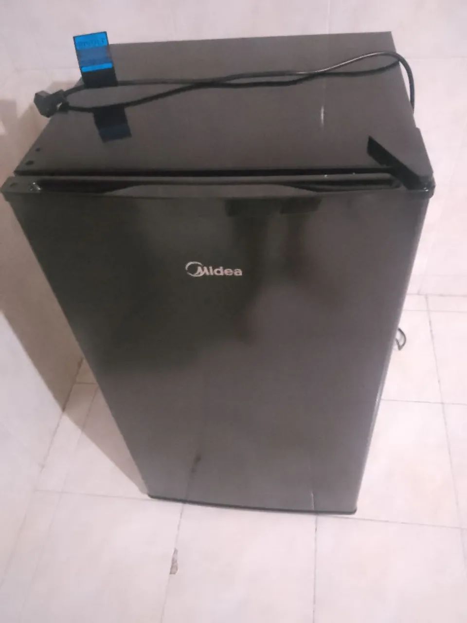 FRIGOBAR MIDEA 