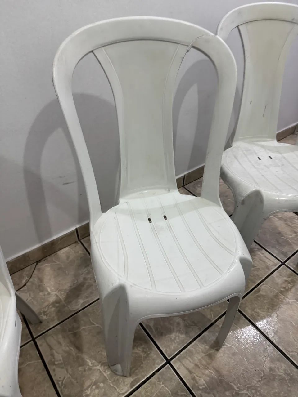 4?Cadeiras de plástico  - Foto 4