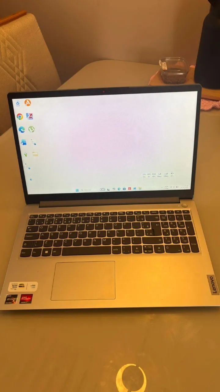 Notebook Lenovo Celeron 4GB RAM 128GB - Foto 3