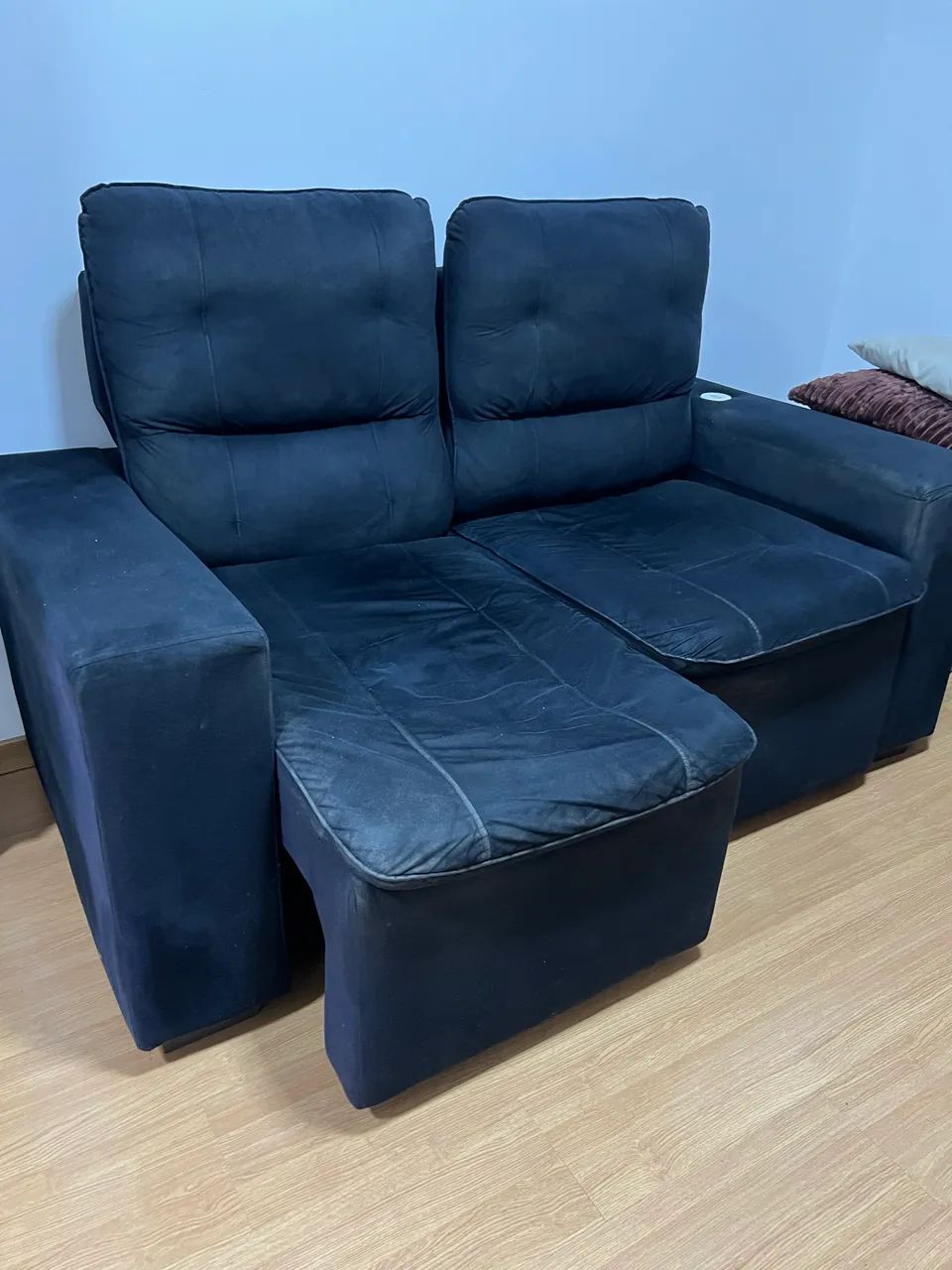Two-Seater Sofa418478627173836800