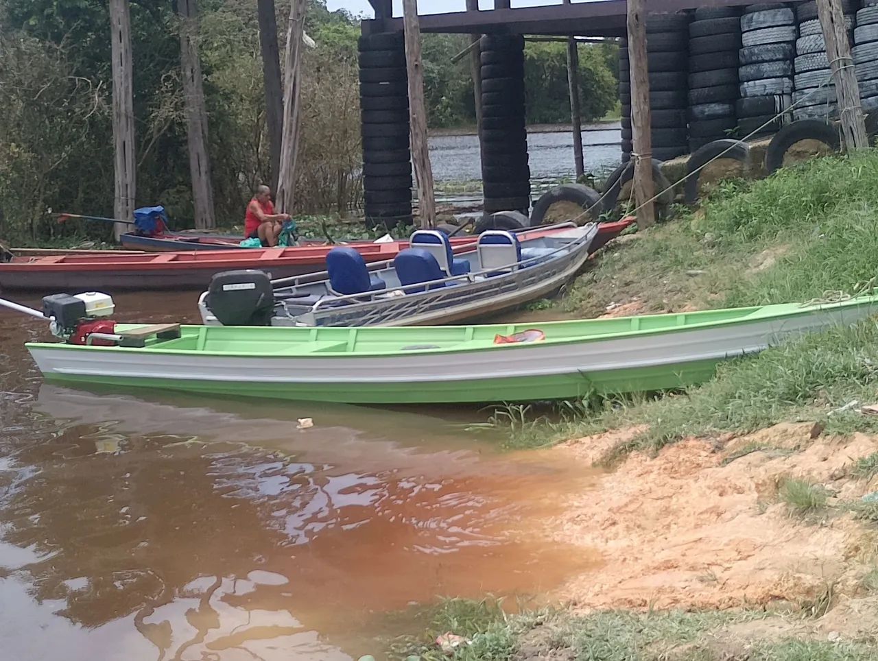 Vendo um bote de alumínio com motor  - Foto 2