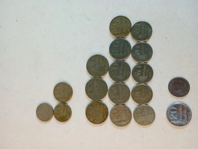 Lote 17 Moedas Antigas do Brasil - Cruzeiro Décadas de 60 e 70 - Foto 5