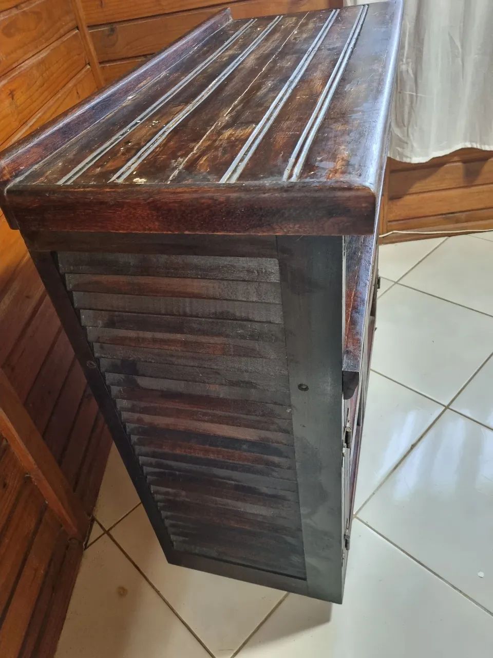 Vendo balcão  rack armário Rústico  em madeira. - Foto 4