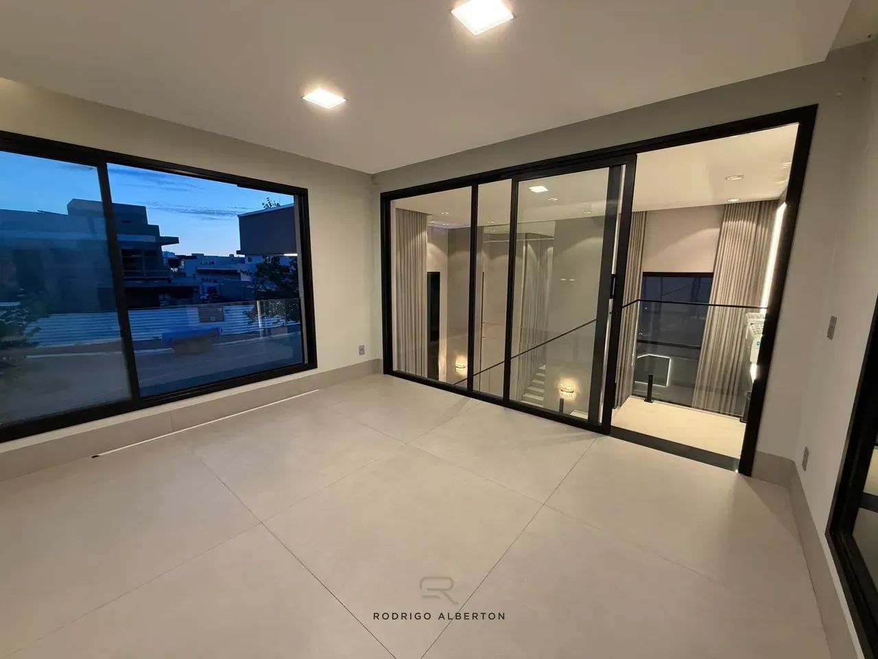 Casa Mobiliada e Decorada, com 3 suites e Rooftop, R$ 2.8Milhões - Foto 4