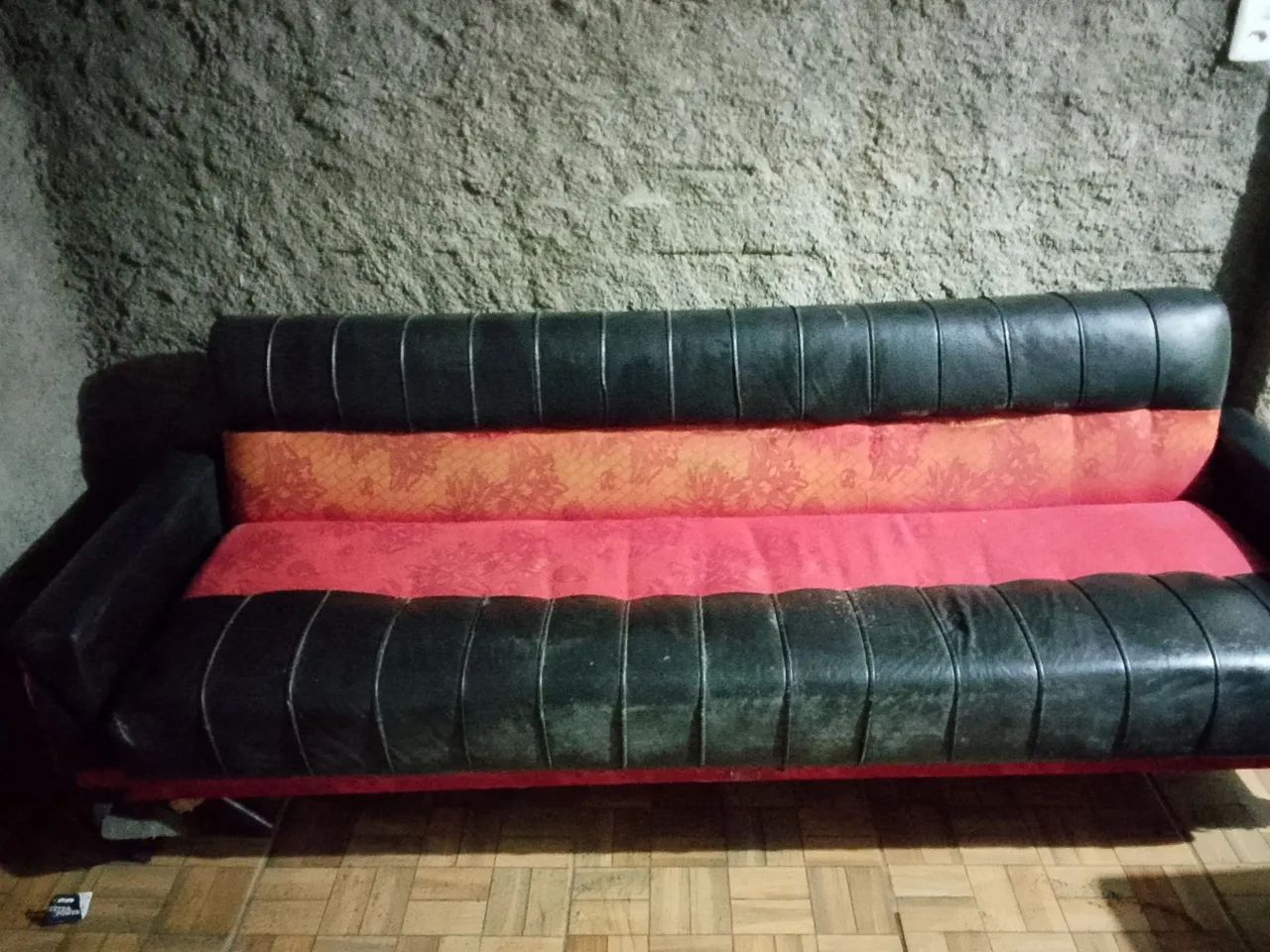 Vendo sofá antigo 