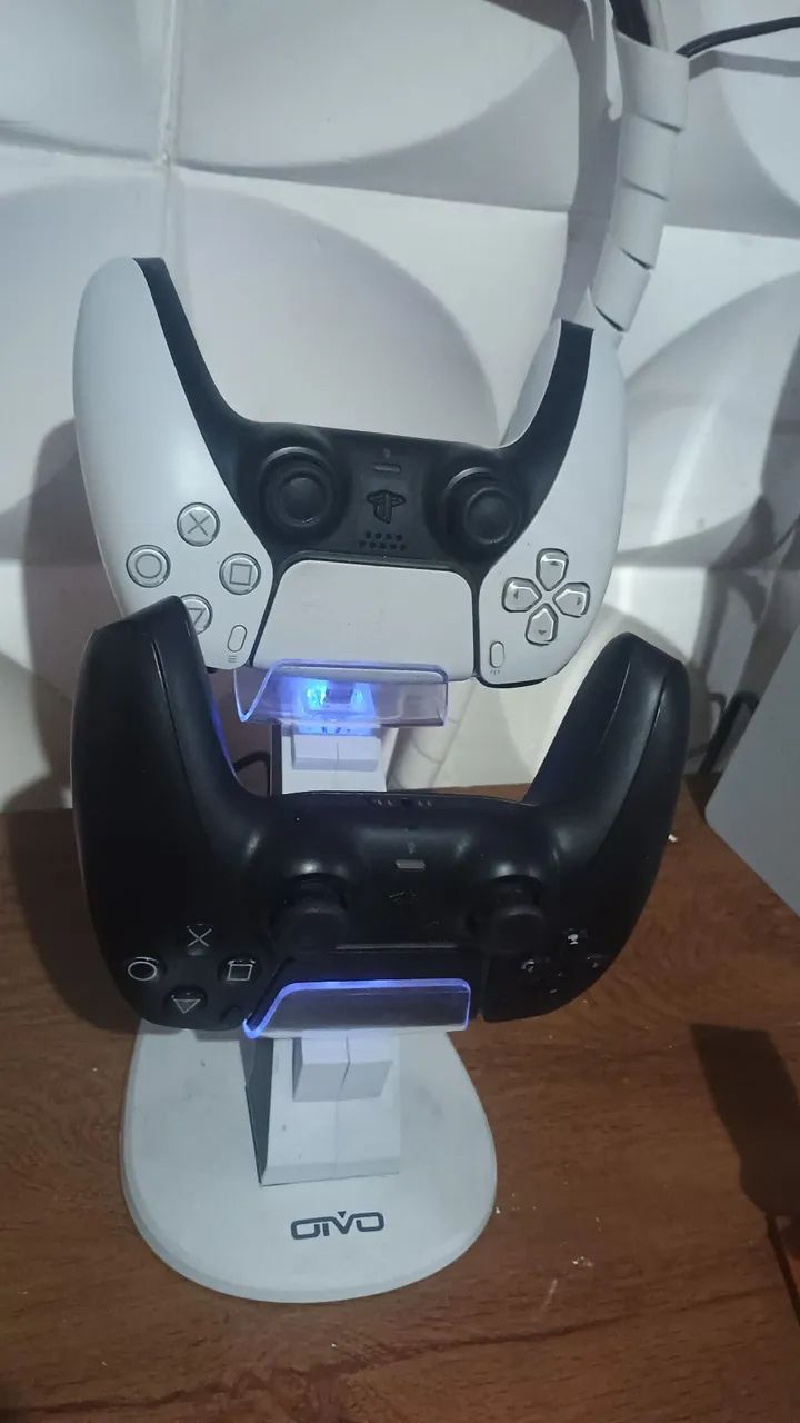 PS5 digital 2 controles 1Tb - Foto 3