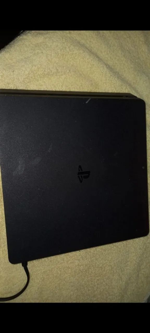 Vendo um PS4 slim