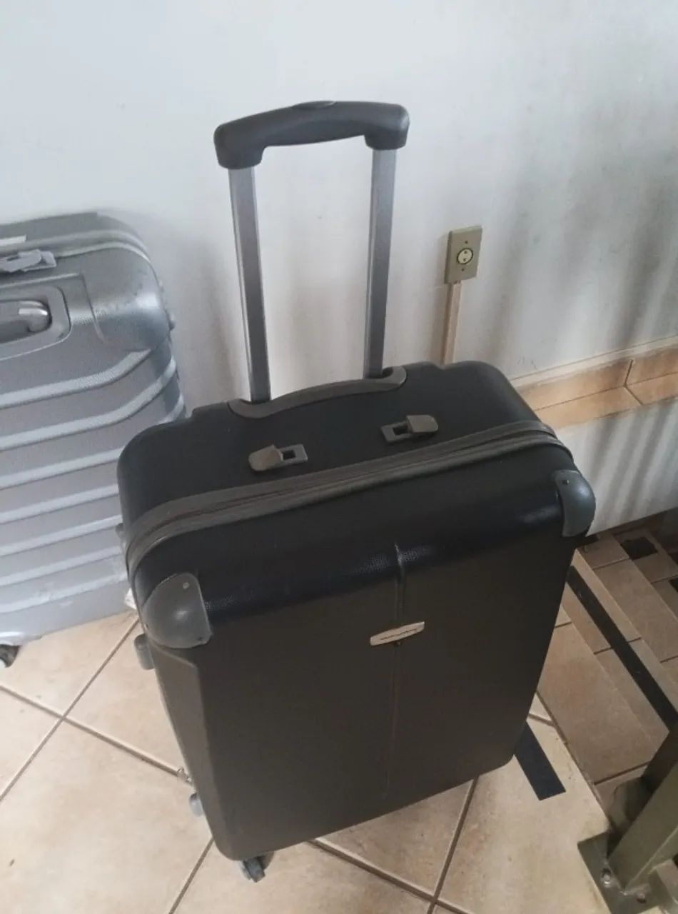 Duas malas GRD em bom estado, pequenos defeitos. - Foto 5