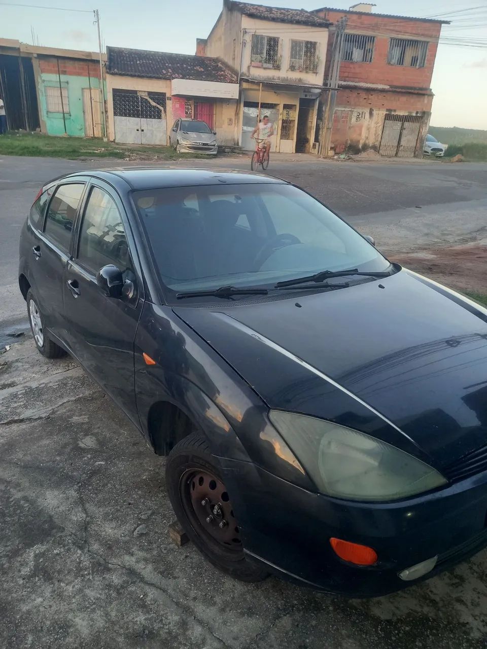 Ford Focus 1.8 16V 5P 2003