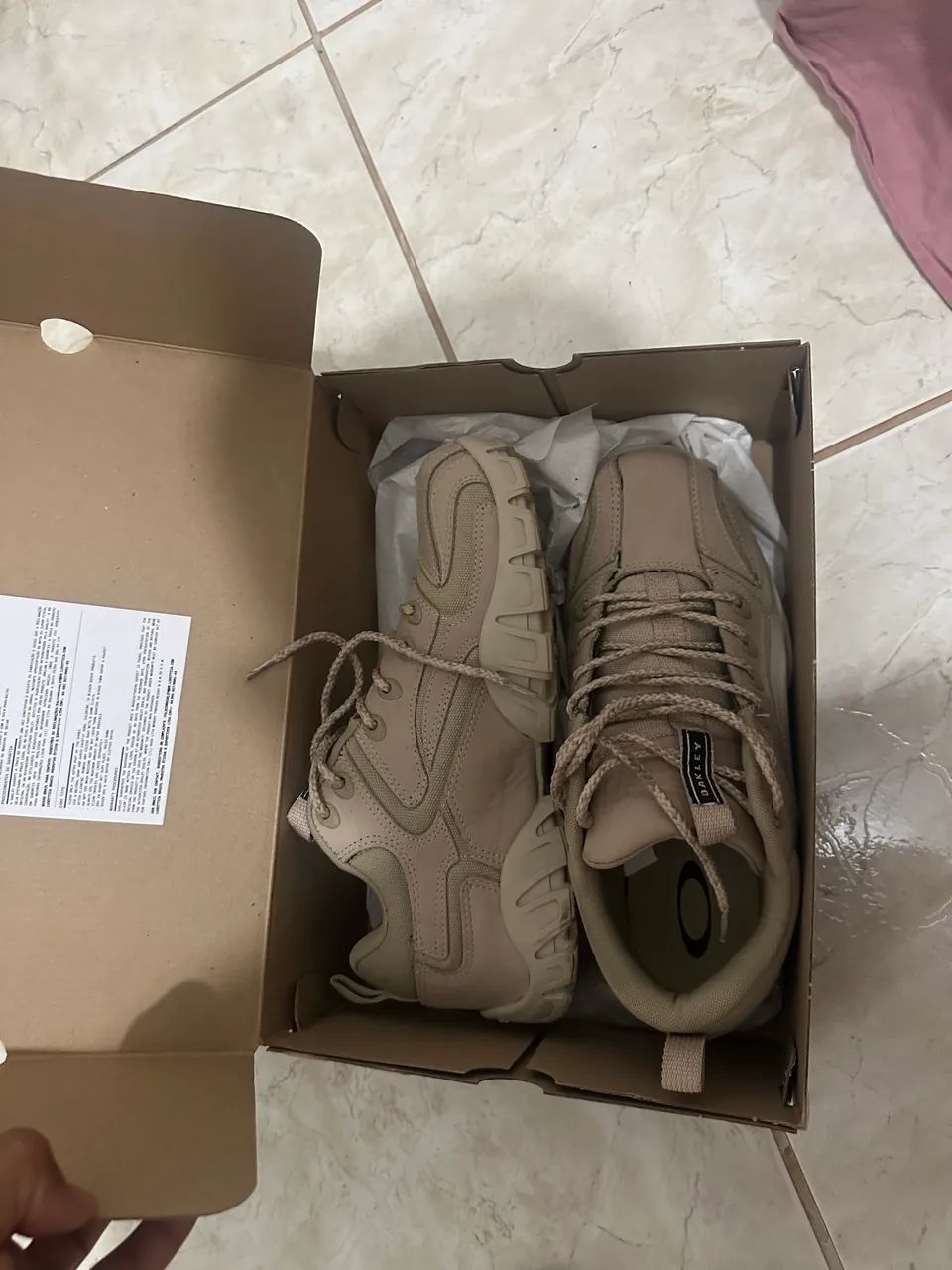 Bota Oakley 