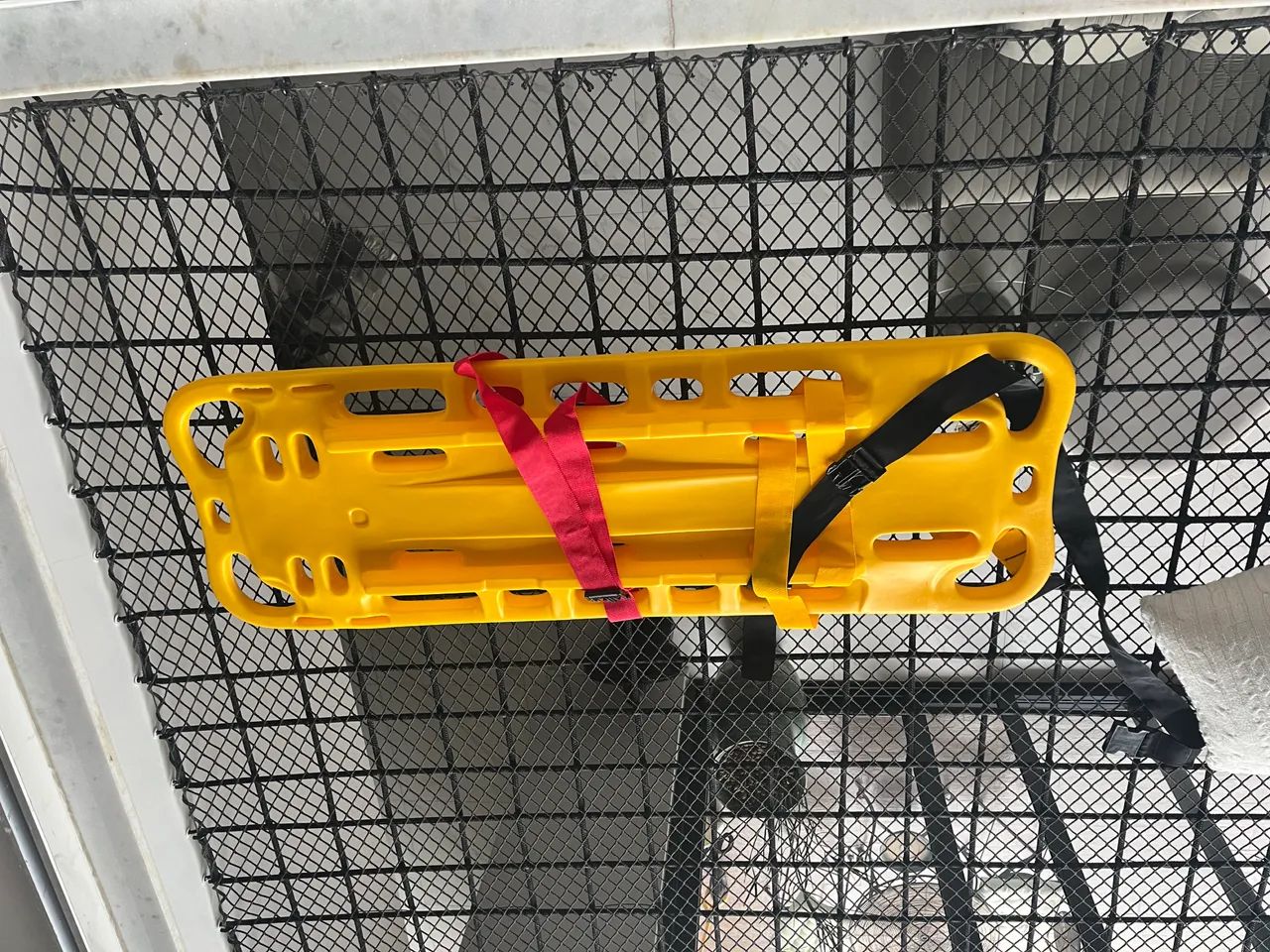 Prancha maca polietileno infantil nova com kit cinto - Foto 3