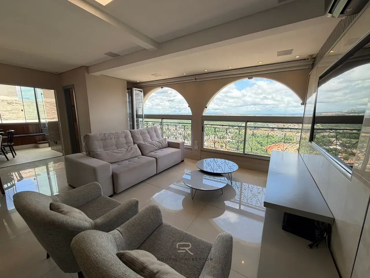 Cobertura Mobiliada e Decorada, com Jacuzzi e Vista privilegiada. R$ 1.790Mi - Foto 3