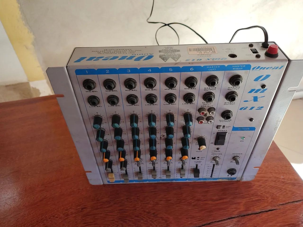 Mesa de som ONEAL OMX 612 110/230 volts na chave seletora - Foto 3