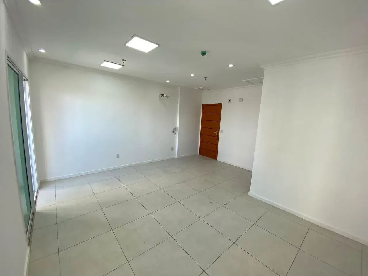 Oportunidade - Sala Comercial no vitta office - Nascente - 1 vaga de garagem - Foto 2
