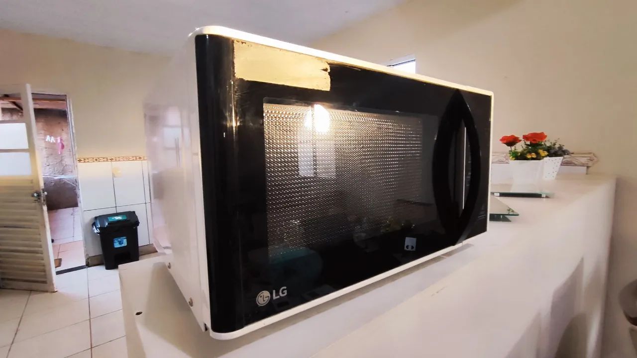 Microondas LG 30L 220V  - Foto 4