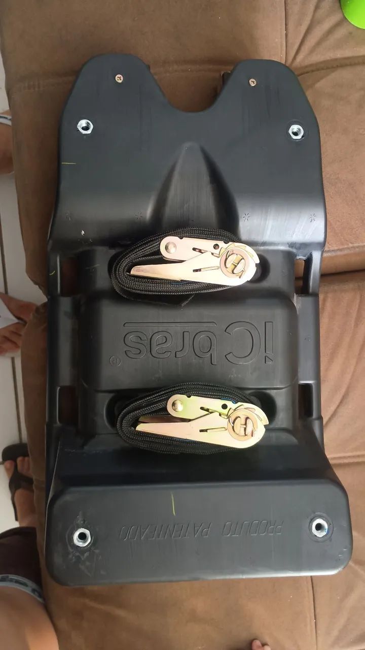Suporte universal para baú de moto 