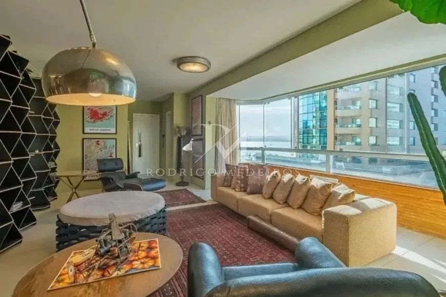EXCLUSIVIDADE NO CENTRO DE FLORIANÓPOLIS | 5 DORMITÓRIOS | 167m² PRIVATIVOS