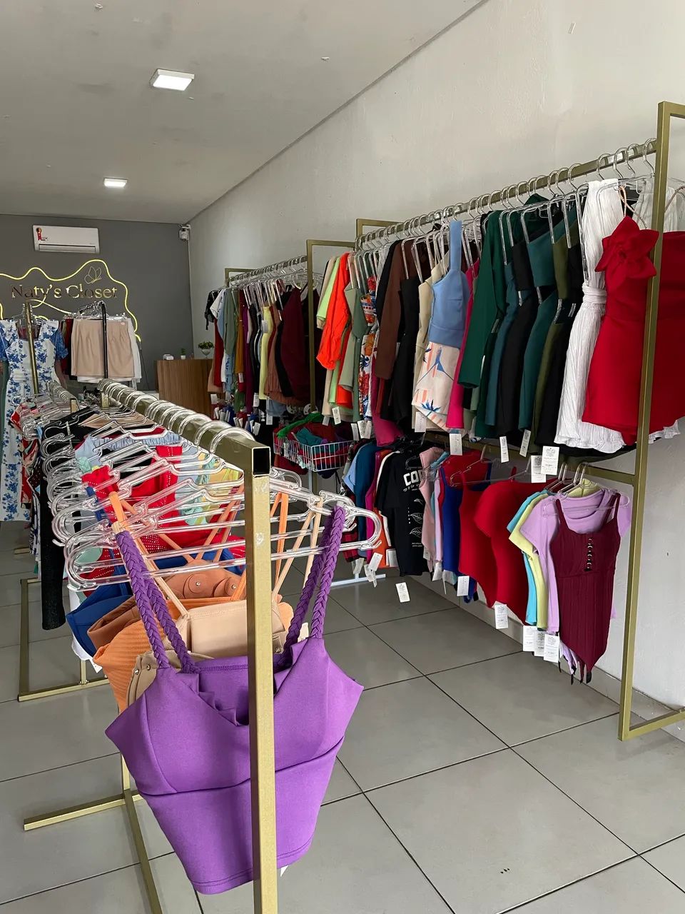 VENDO ESTOQUE DE ROUPAS FEMININAS 