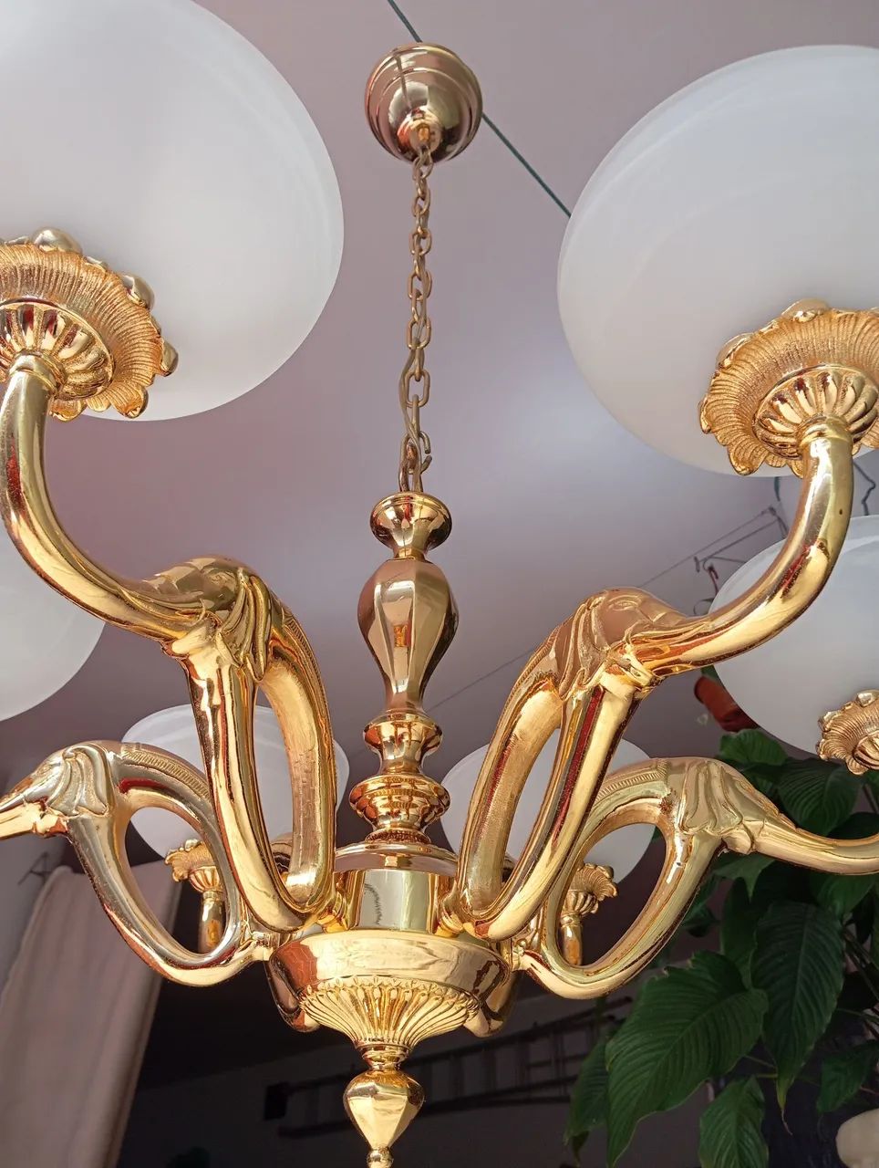 Lustre  clássico Dourado grande  - Foto 4