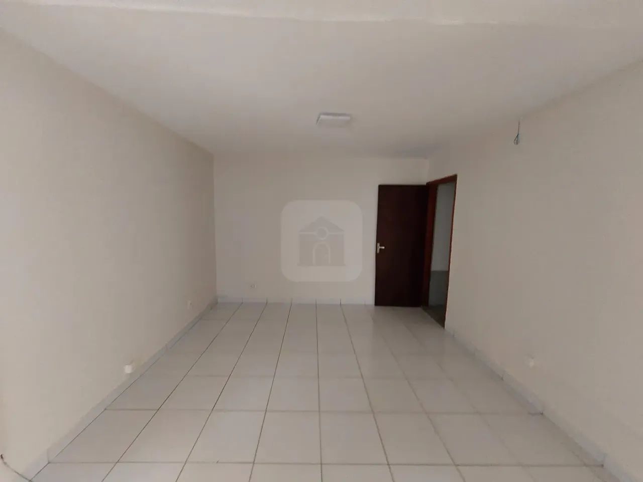 Casa mista para locação no bairro Martins - Foto 2
