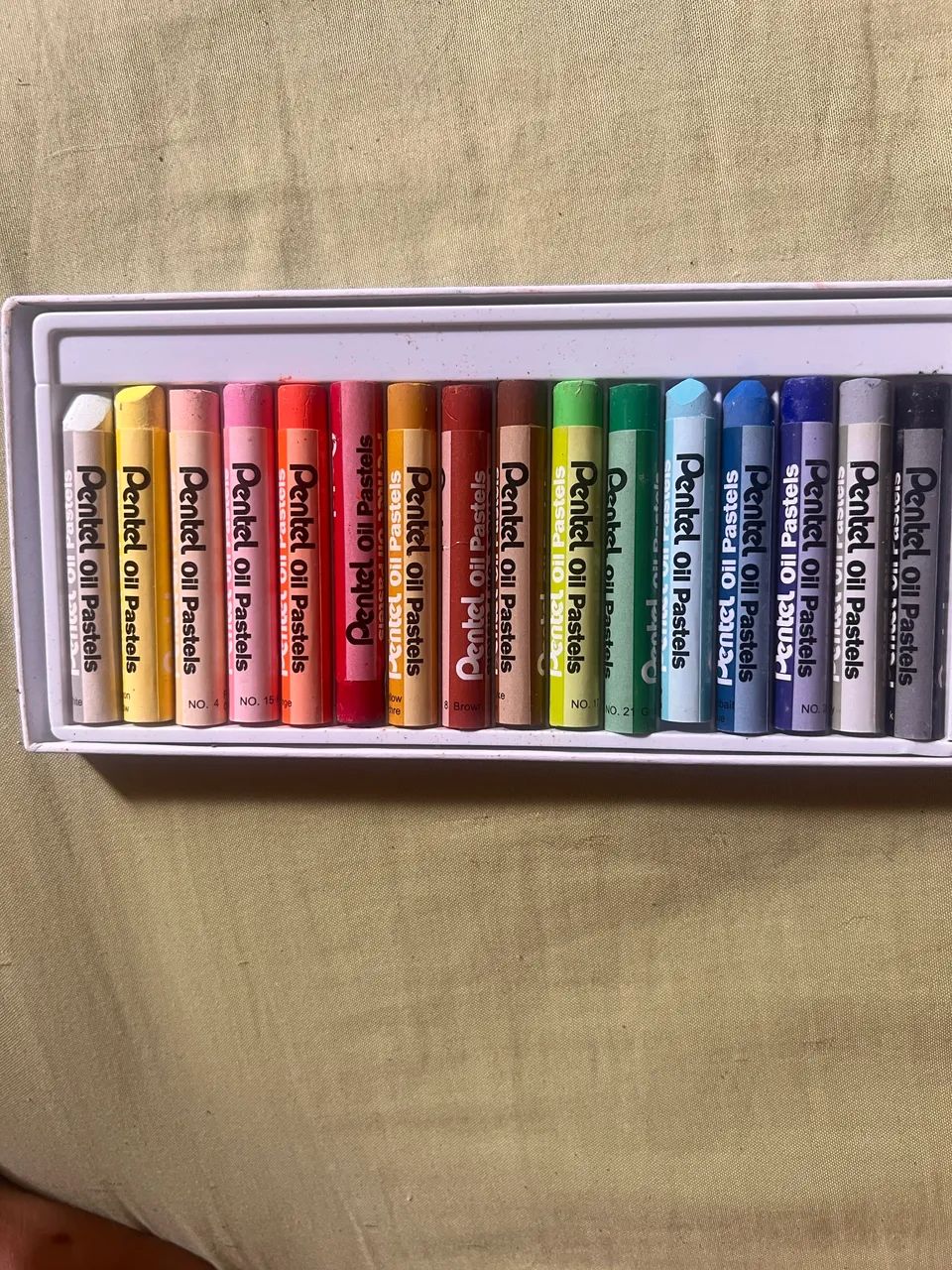 Gis pastel oleoso PENTEL