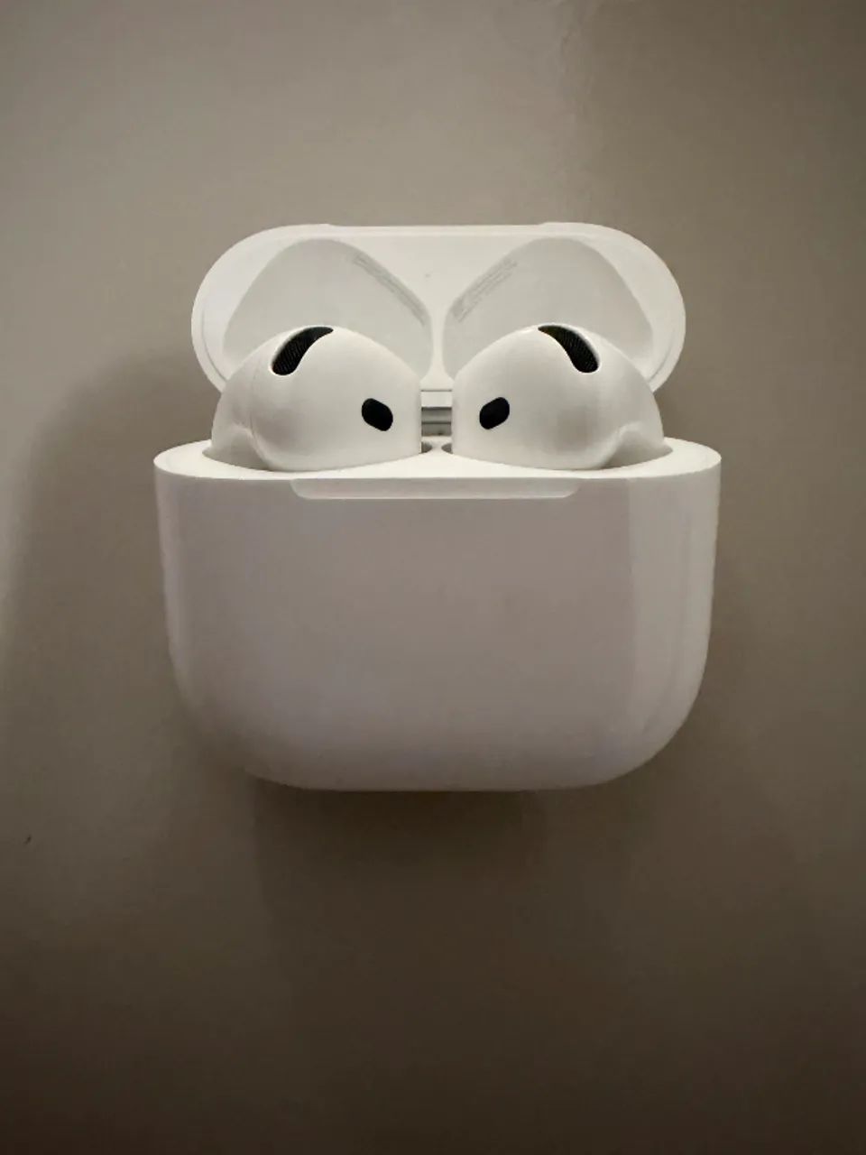 AirPods 4