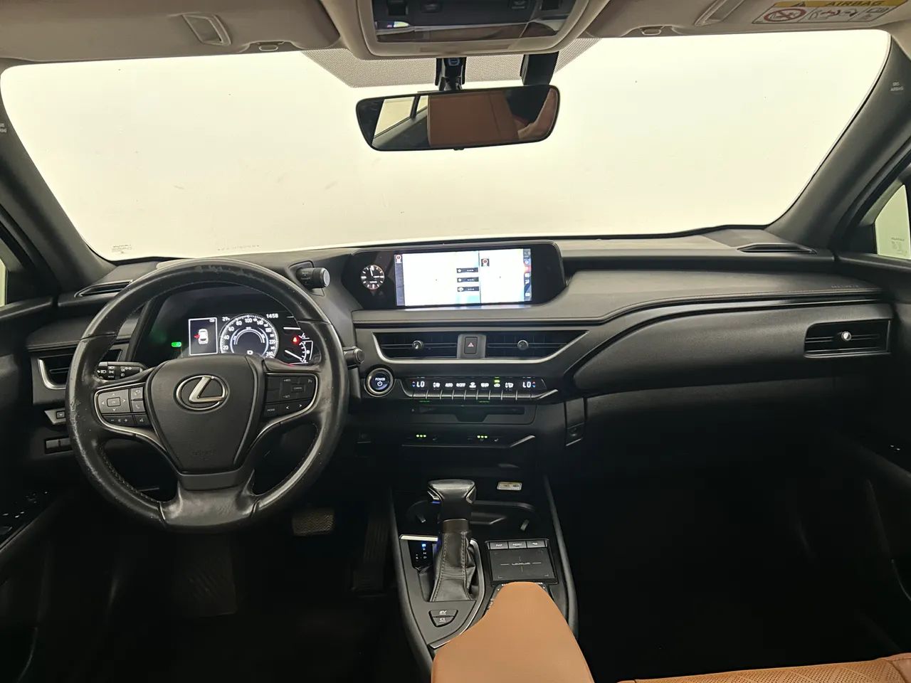 Lexus UX-250h Luxury 2.0 16V Aut.(hybrid), foto 10 de 15