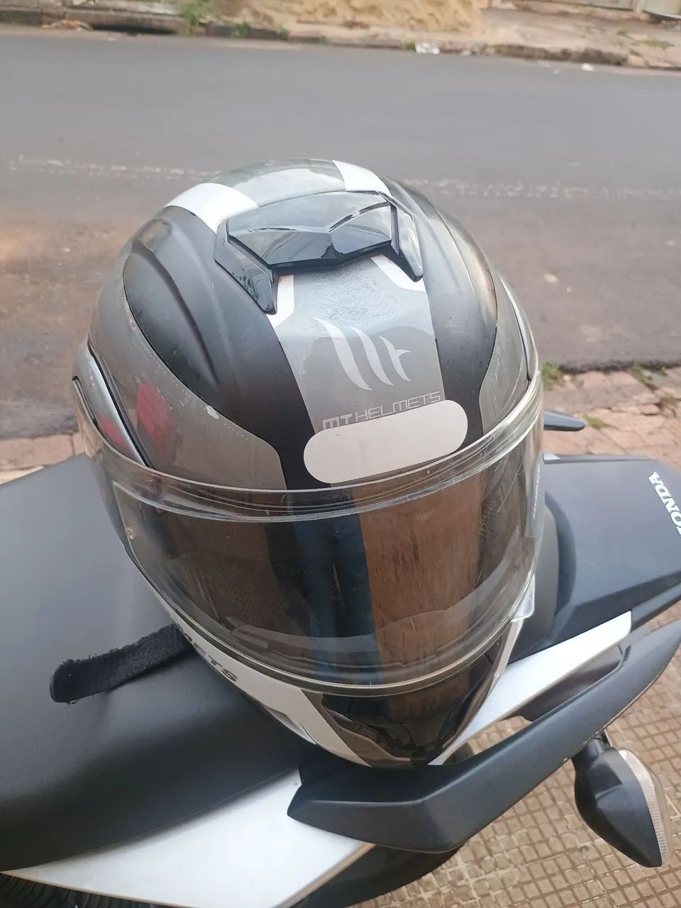 Capacete MT Atom articulado