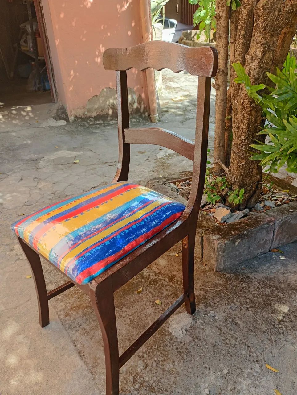 Cadeiras de estofada de sucupira plastificada  - Foto 4