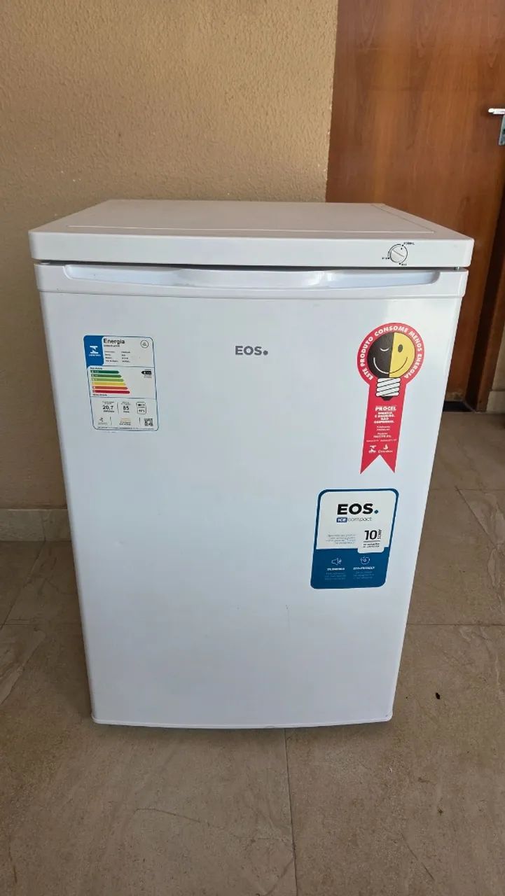 Freezer vertical EOS
