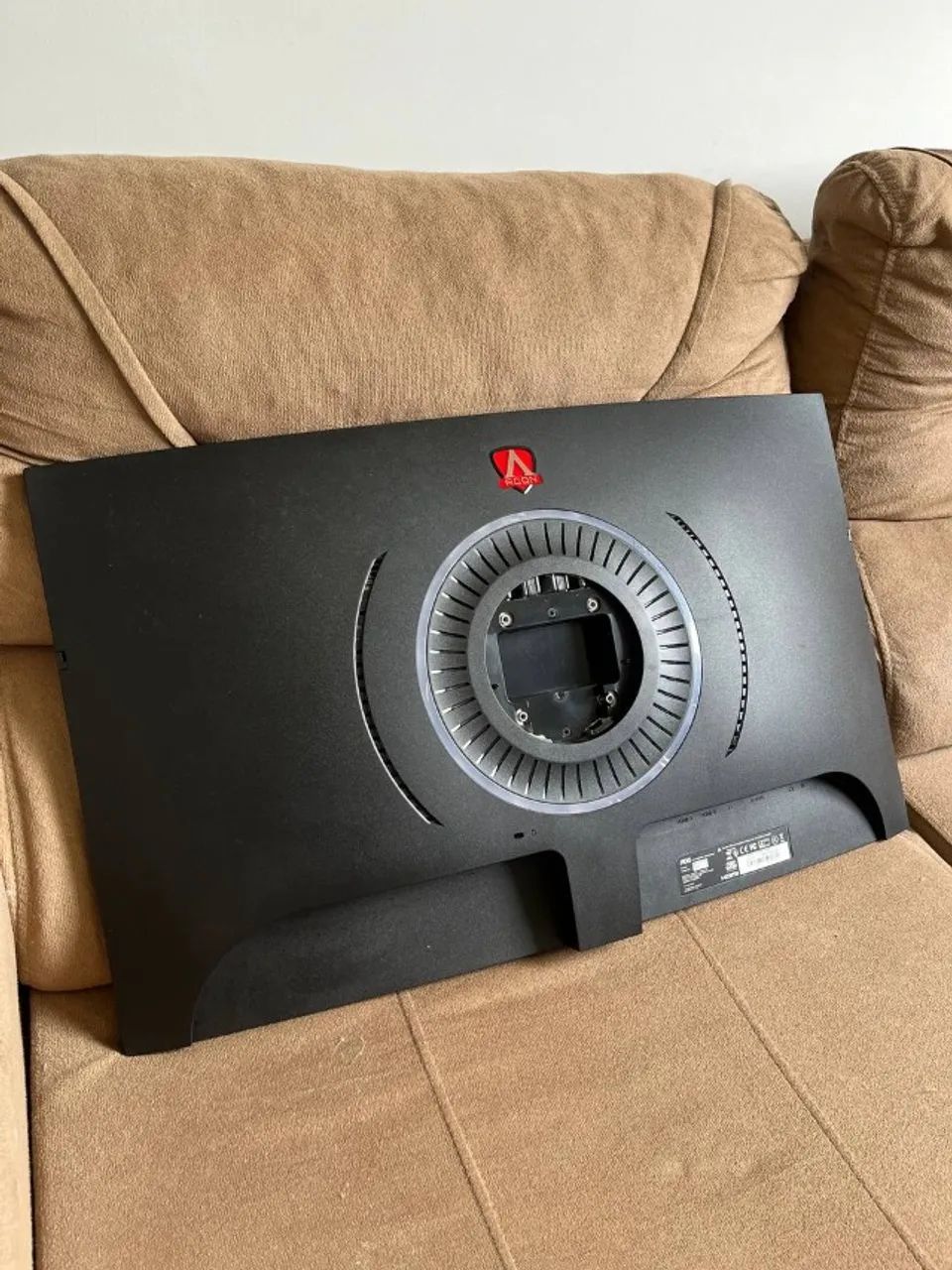Monitor Gamer Curvo AOC Agon 31.5 - Foto 5