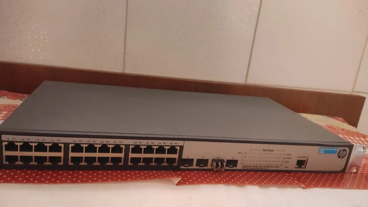 Switch HP OfficeConnect 1920-24G-PoE+ - Foto 2