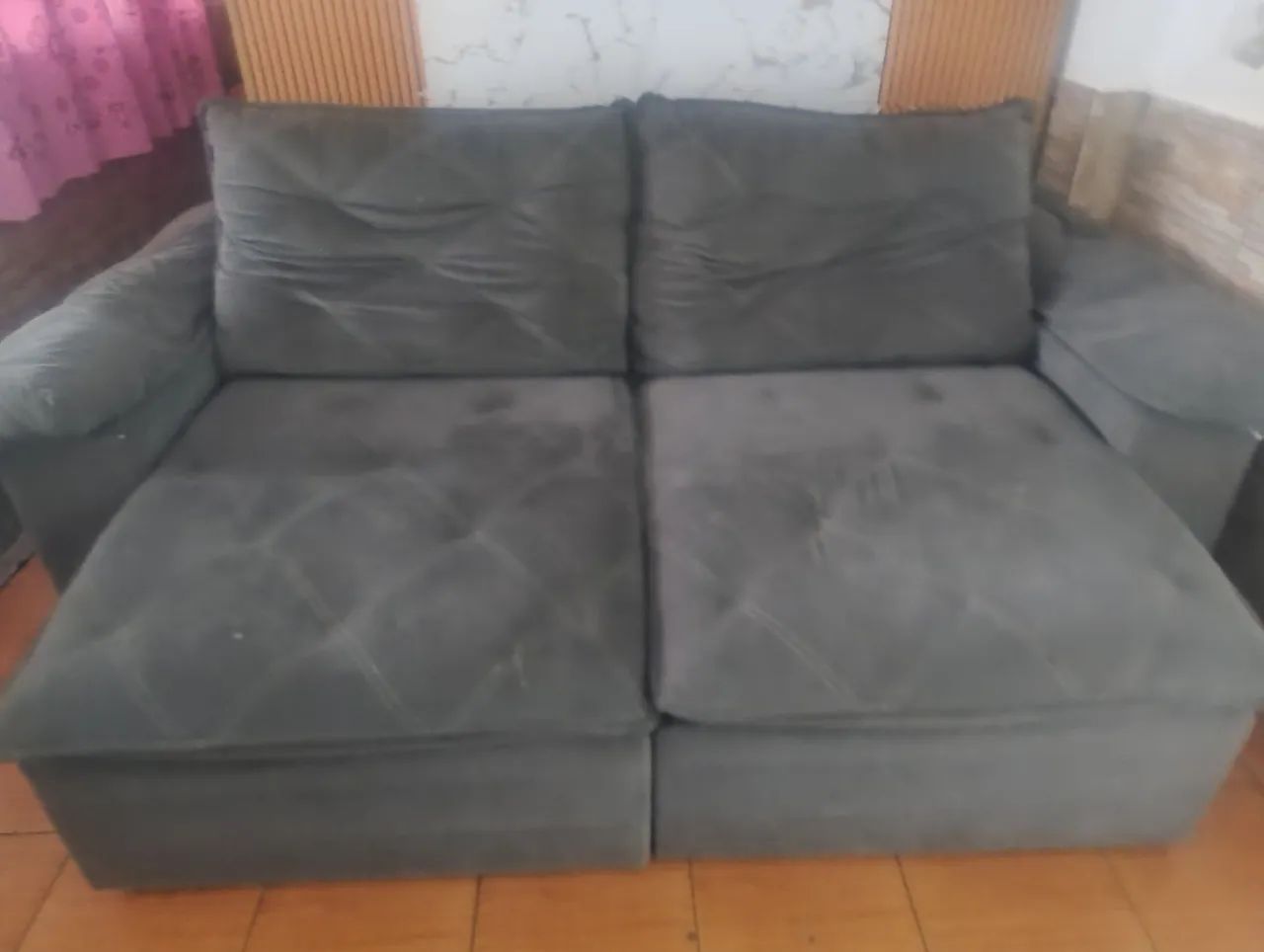 Vende-se sofá 2.30 usado com uma avaria no braço e na  cabeceira dele  - Foto 3