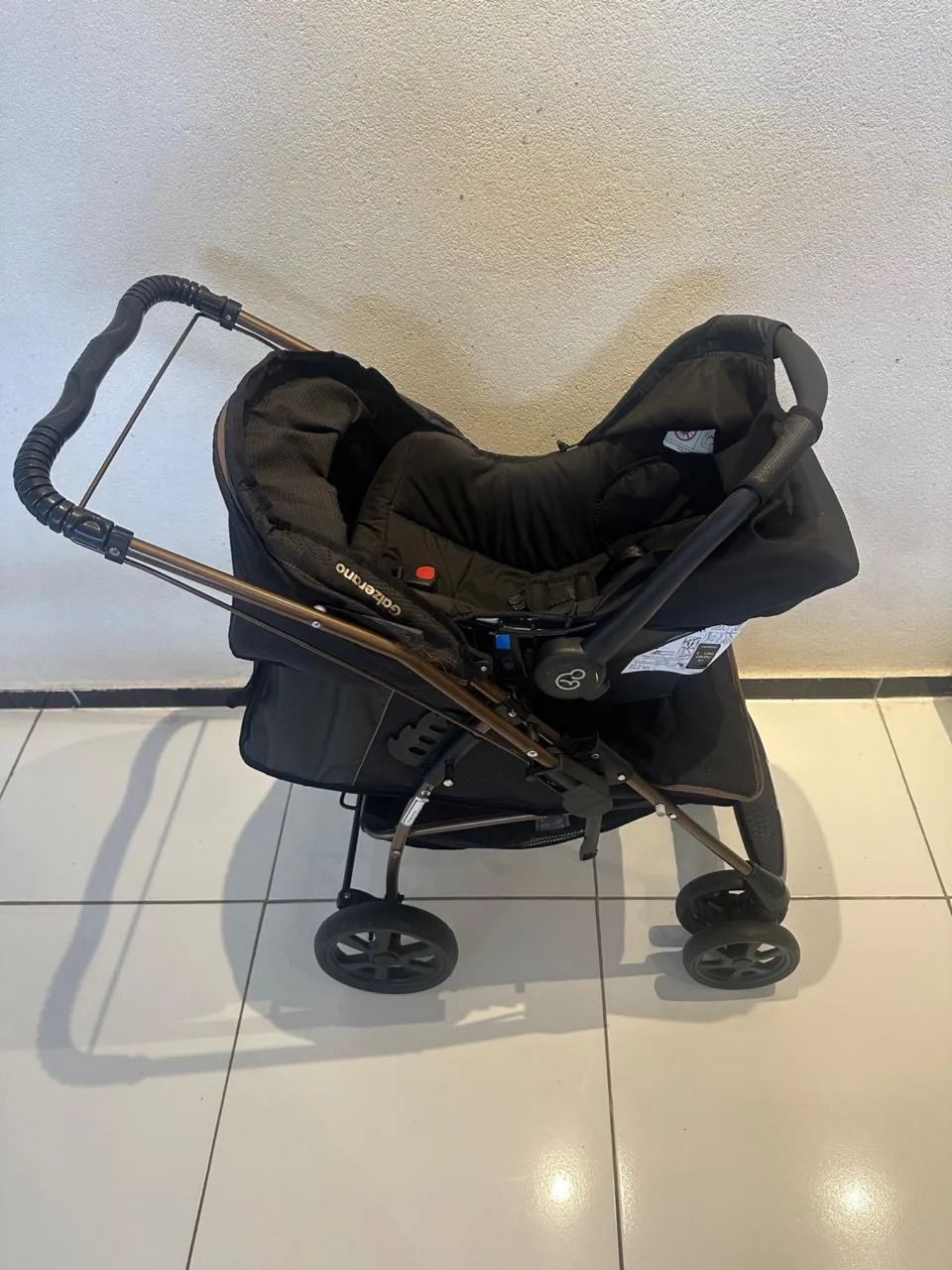Carrinho de bebê e bebê conforto  - Foto 4