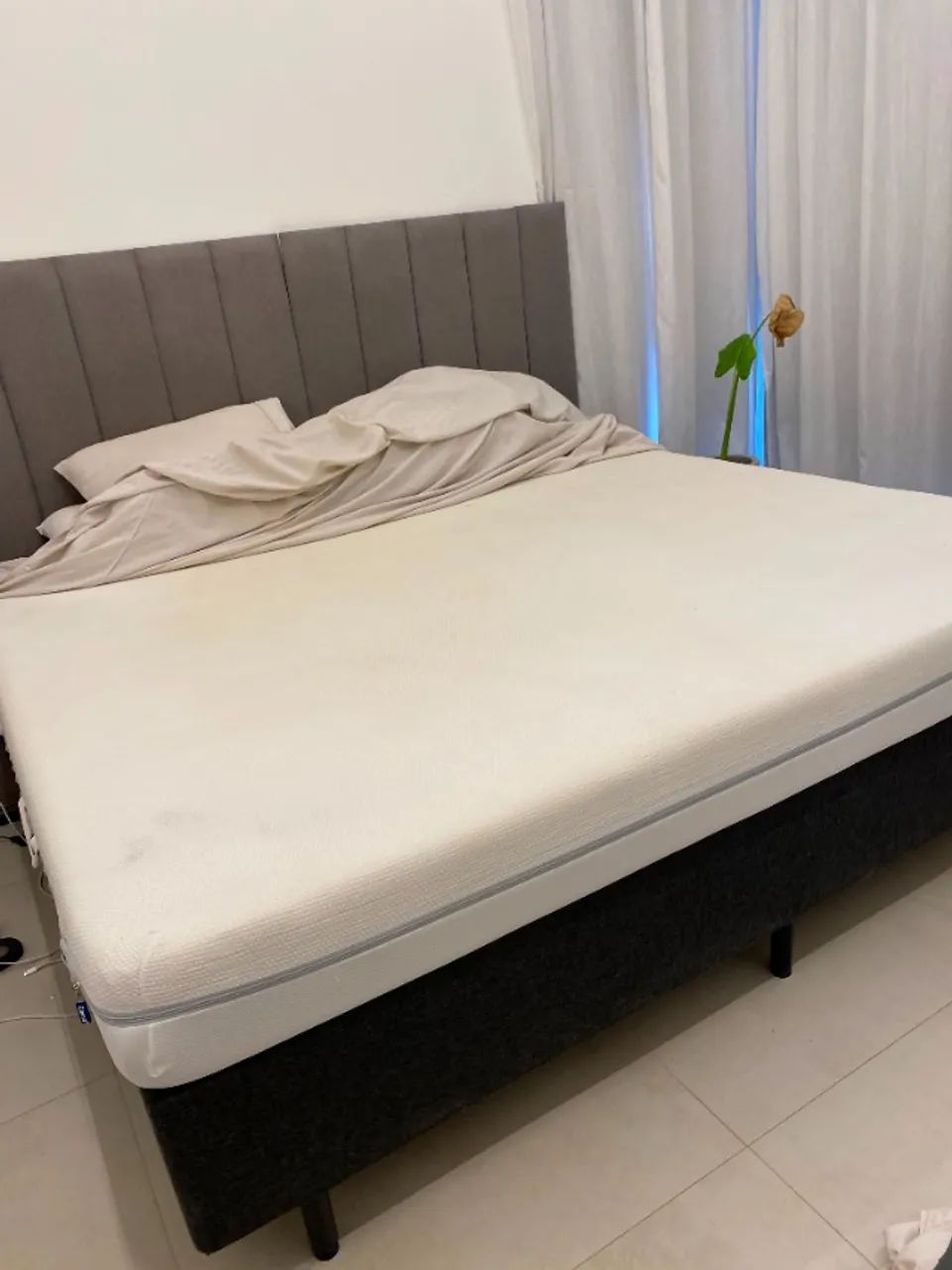 Cama Box King Size + Colchão Emma Perfeito Estado