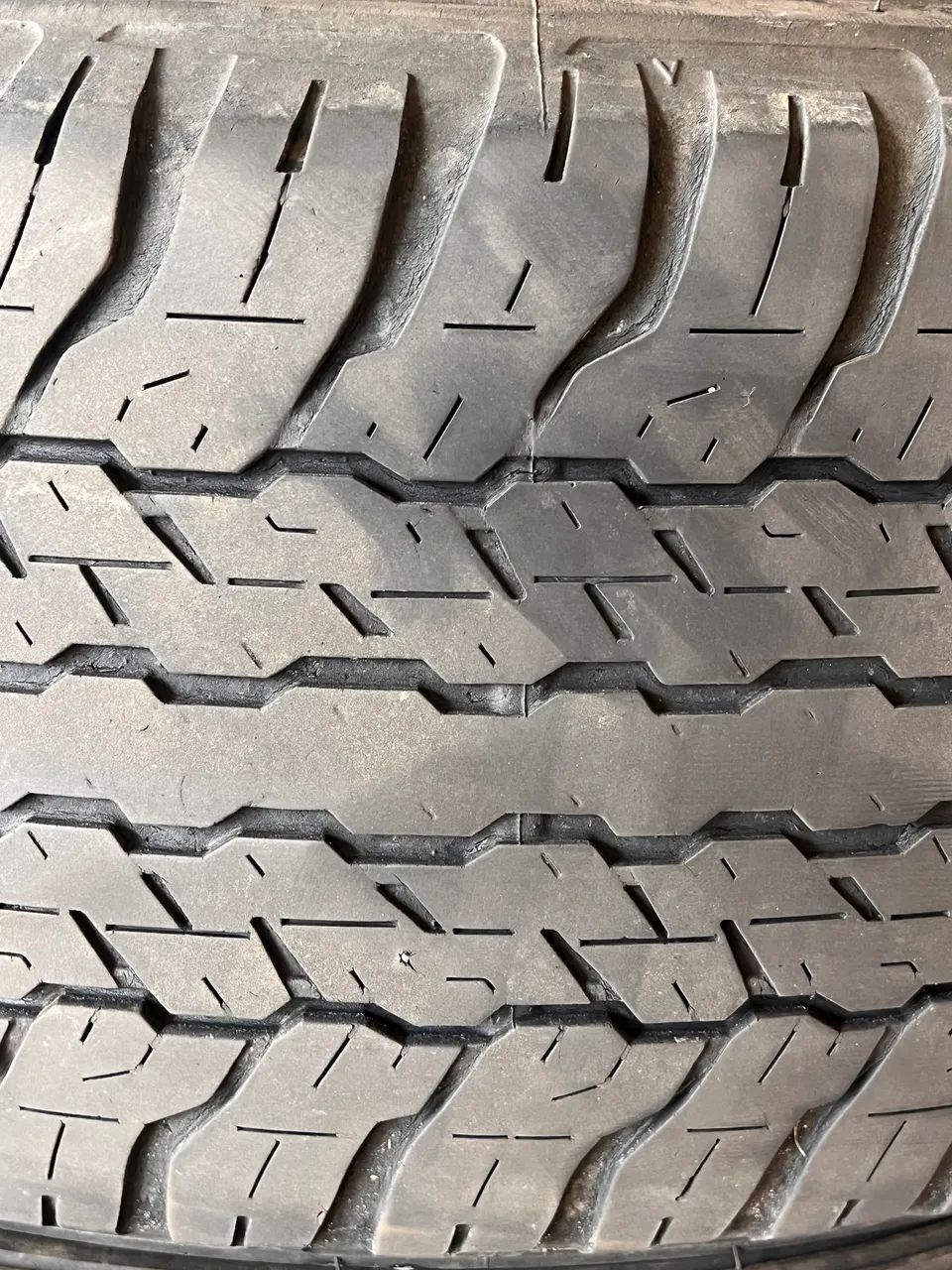 Pneu 265/60R18 pneu Hilux s-10 dunlop nissan ranger - Foto 3